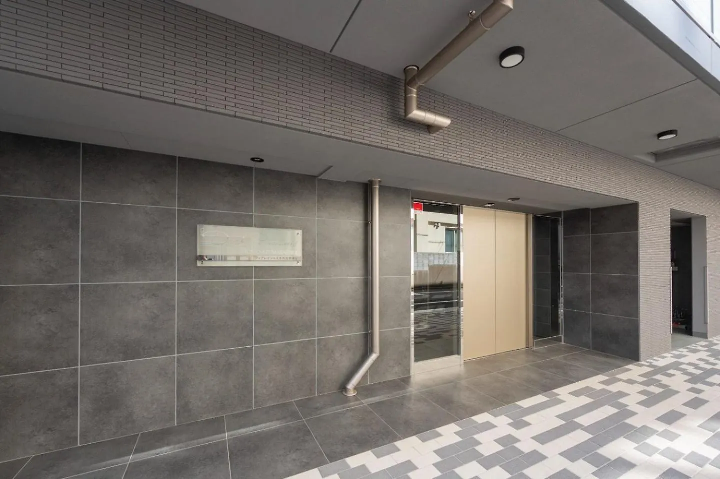 Dearicious Honjoazumabashi II Apartment Tokyo